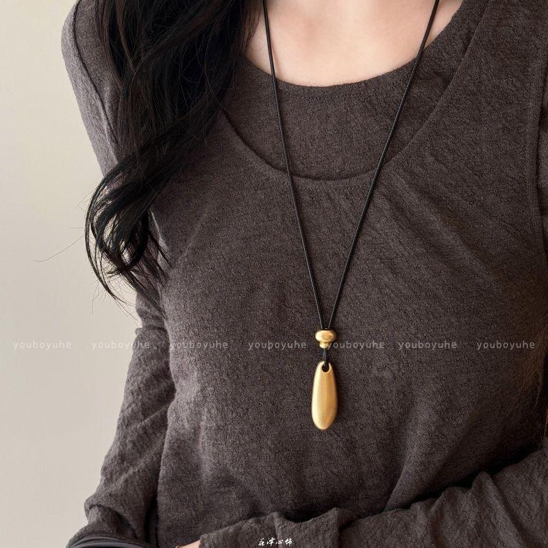 

Minimalist Frosted Polished Metal Geometry Teardrop-shaped Pendant Leather Rope Necklace for Women Long Sweater Chain Zircon золотой