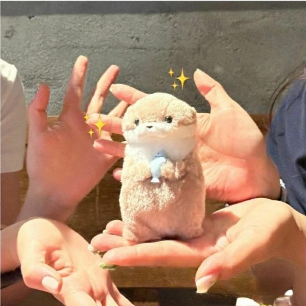 12cm Cute Otter Holding Fish Plush Keyring-Lightweight Hanging Pendant, Ideal for School Bag/Key/Wallet, Doll Toy Gifts & Props