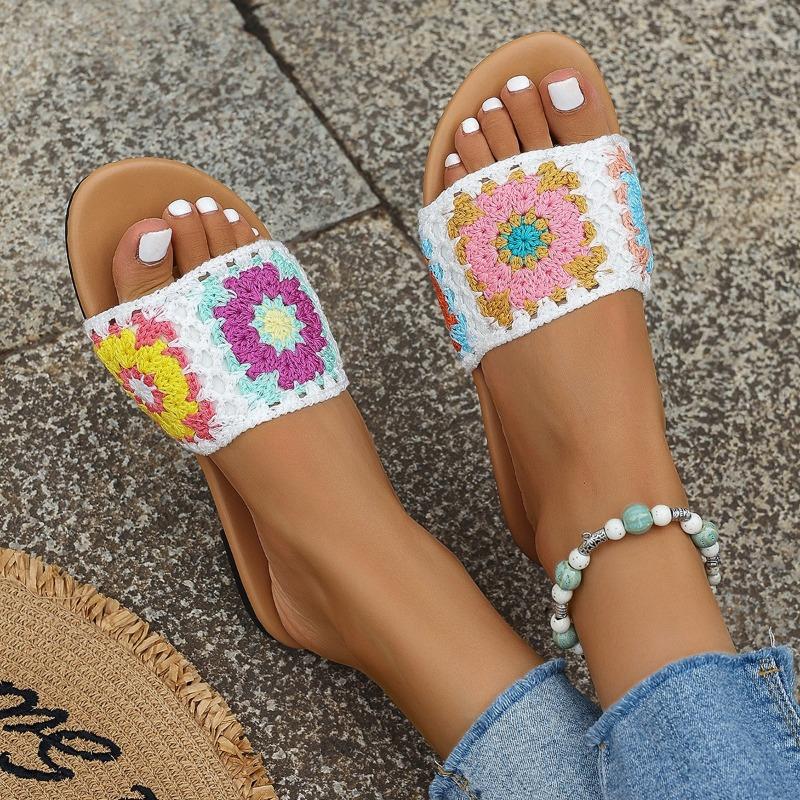Fashion Women's Flat Slippers Summer New Round Head Open Toe Wool Woven Flower Breathable Soft Soled Sandals