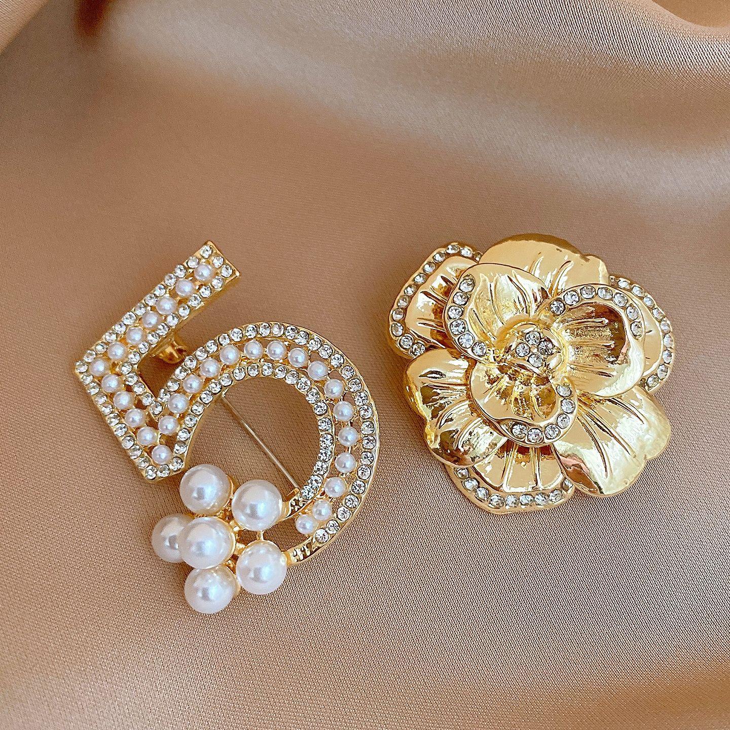 Французская ретро брошь-цветок с инкрустацией бриллиантами, цифровая жемчужная брошь, легкая роскошь, брошь-аксессуар для костюма, женская