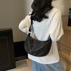 New stylish and simple women's bags casual versatile shoulder dumpling bags go out light messenger bags