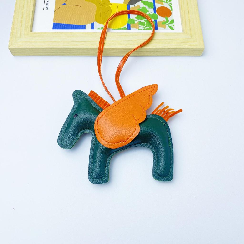 Breloc din piele PU inspirat de Douyin, cu ciucuri Pegasus, pentru geantă de mașină, cu pandantiv