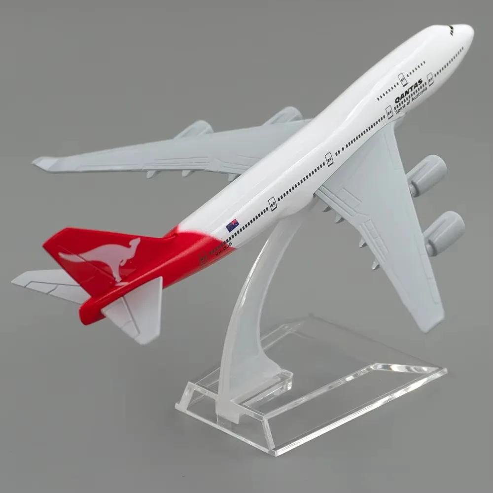Airplanes Models Metal B747 Qantas Airlines Aircraft Model 16cm 1:400 Scale 747 Alloy With Stand Diecast Halloween Decoration