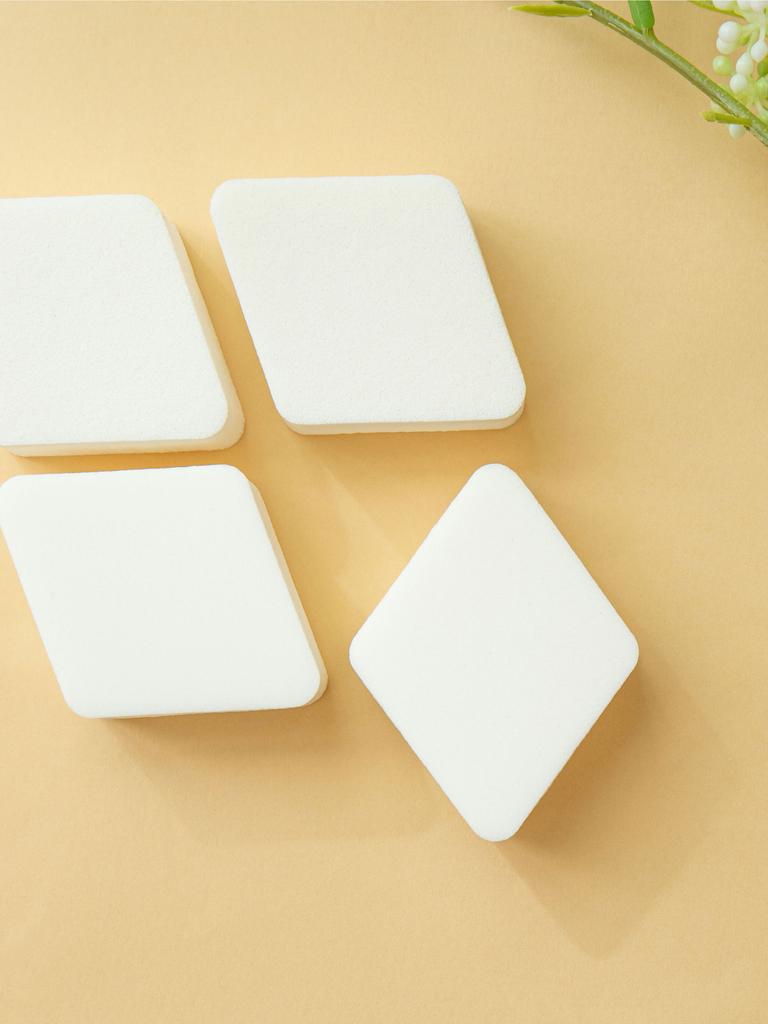 Olive Deco Large Diamond Makeup Puffs (4-Count)