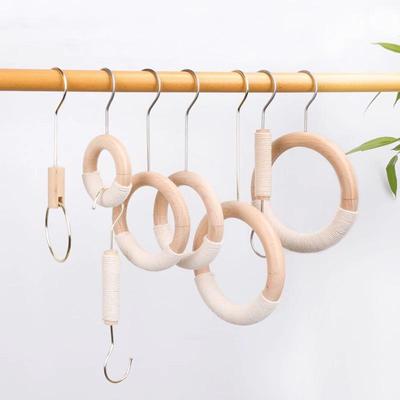 Kleiderbügel für Damen und Kinder: S-Haken, Schalhalter mit Baumwollseil und Holzring