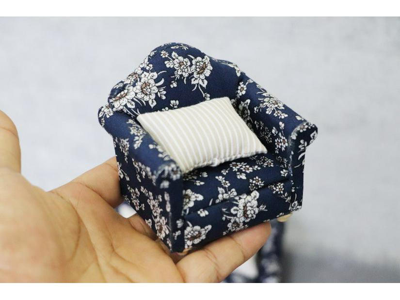 1:12 Dollhouse Miniature Floral Single Sofa for Living Rooms or Bedrooms