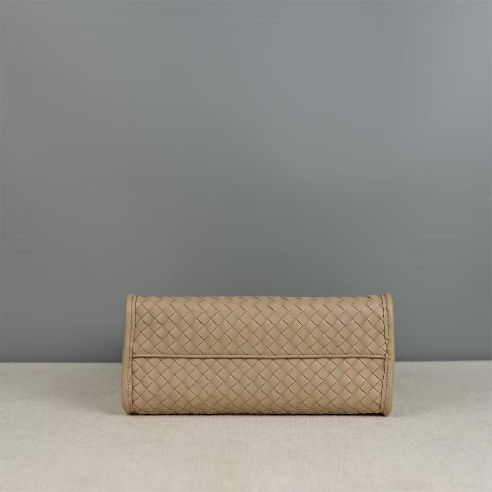 Women's 2026 Fashionable Woven Cowhide Shoulder Bag - Versatile & Simple Design