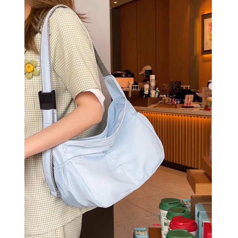 IELGY large-capacity leisure bag, waterproof and wear-resistant Oxford cloth shoulder bag commuter oblique span bag, Korean version leisure nylon bag