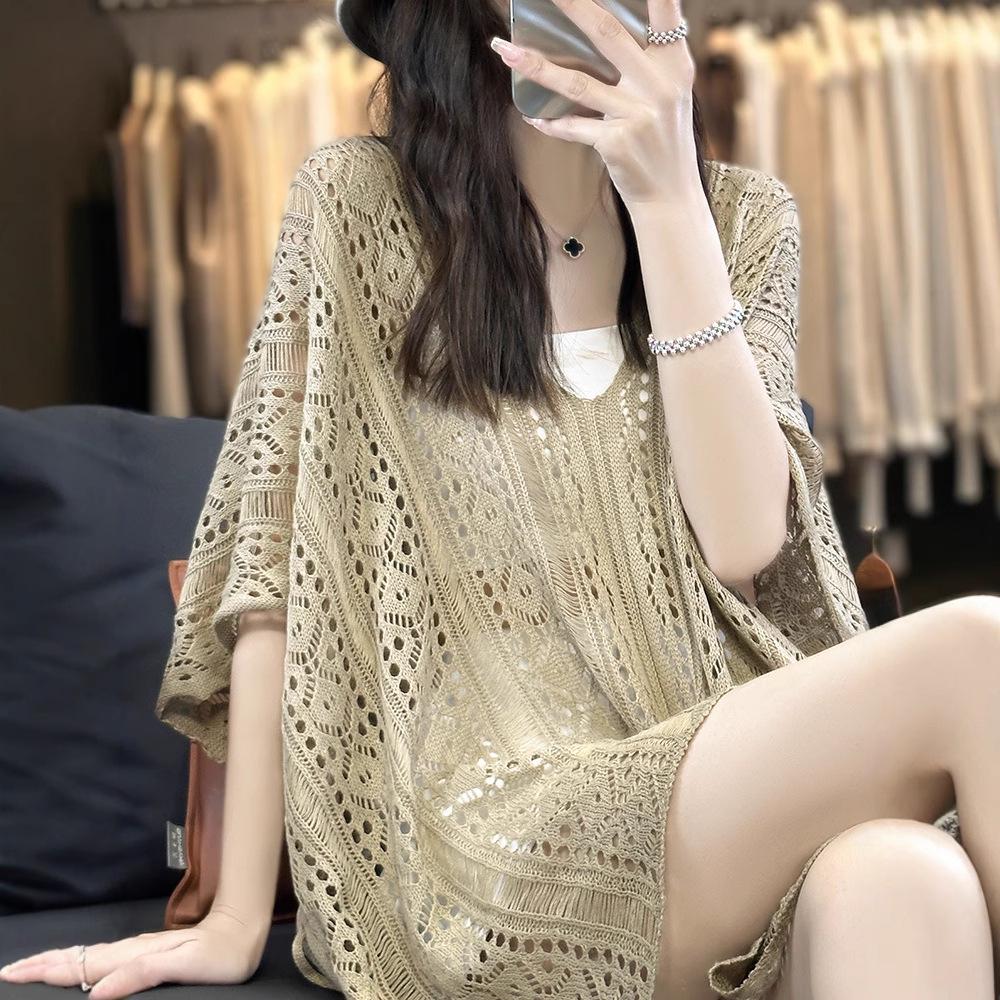 

Spring/Summer V-Neck Loose Knit Cardigan with Sun Protection. Medium