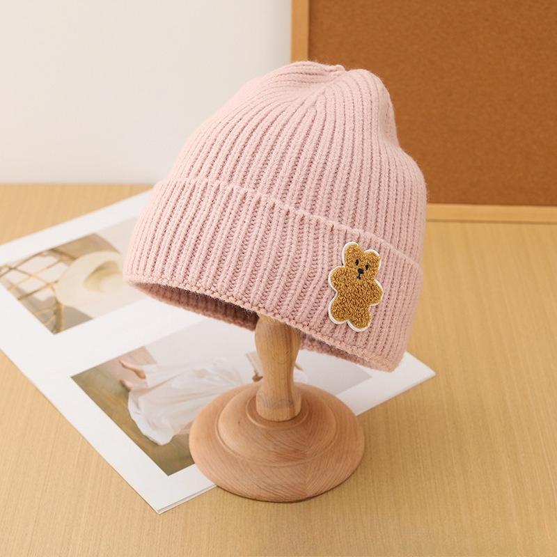 Niedliche Bären-Wollmützen im koreanischen Stil mit Etiketten für Herbst und Winter, plüschige und verdickte warme Strickmützen für Kinder und Kaltwetterhüte