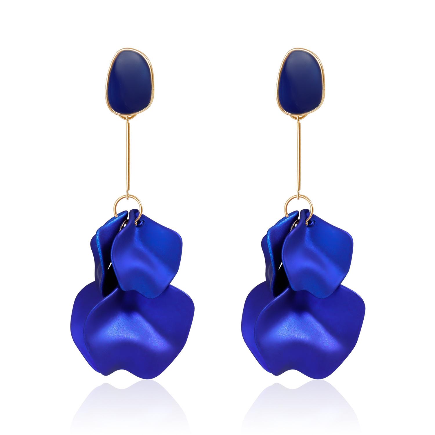 

Small fresh pastoral sweet wind petal flower stud earrings versatile design exquisite earrings