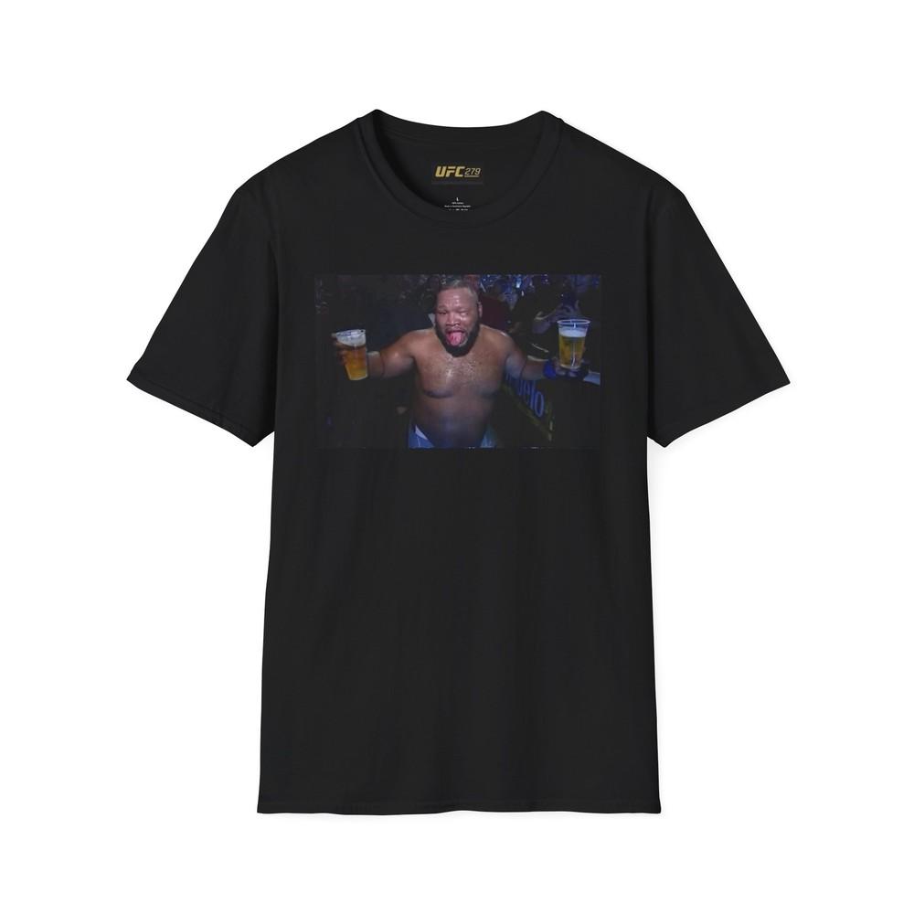 Chris Barnett UFC 279 drinks Beer after come-from-behi<wbr/>nd Victory T-Shirt Unisex T-Shirt