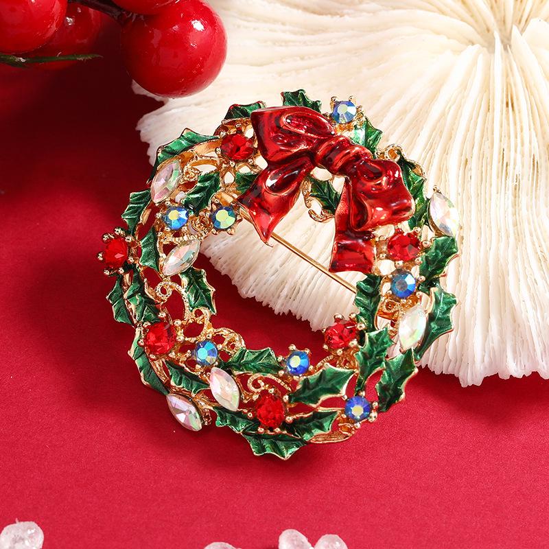 Festive Red  Green Bow Brooch: European  American-Style Christmas Wreath