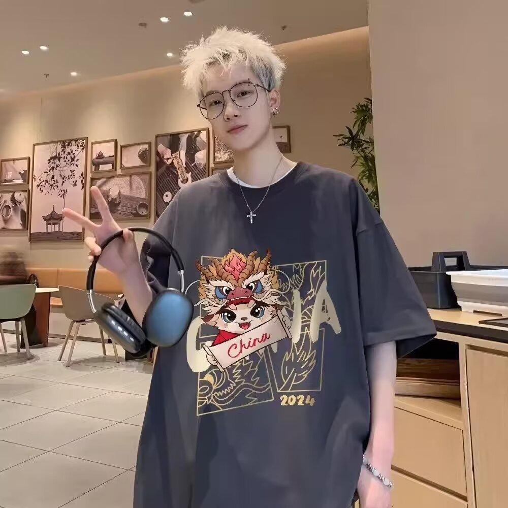 

Новая летняя футболка с короткими рукавами для мужчин, тренд в корейском стиле, простой топ с короткими рукавами, свободная повседневная брендовая футболка в гонконгском стиле 5XL темно-серого