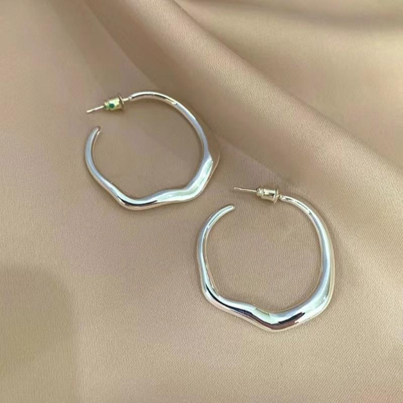 Stylish Hoop Earrings Accessory Fashionable Circle Earrings for Weddings Parties Stylish Big Hoop Earring Charm