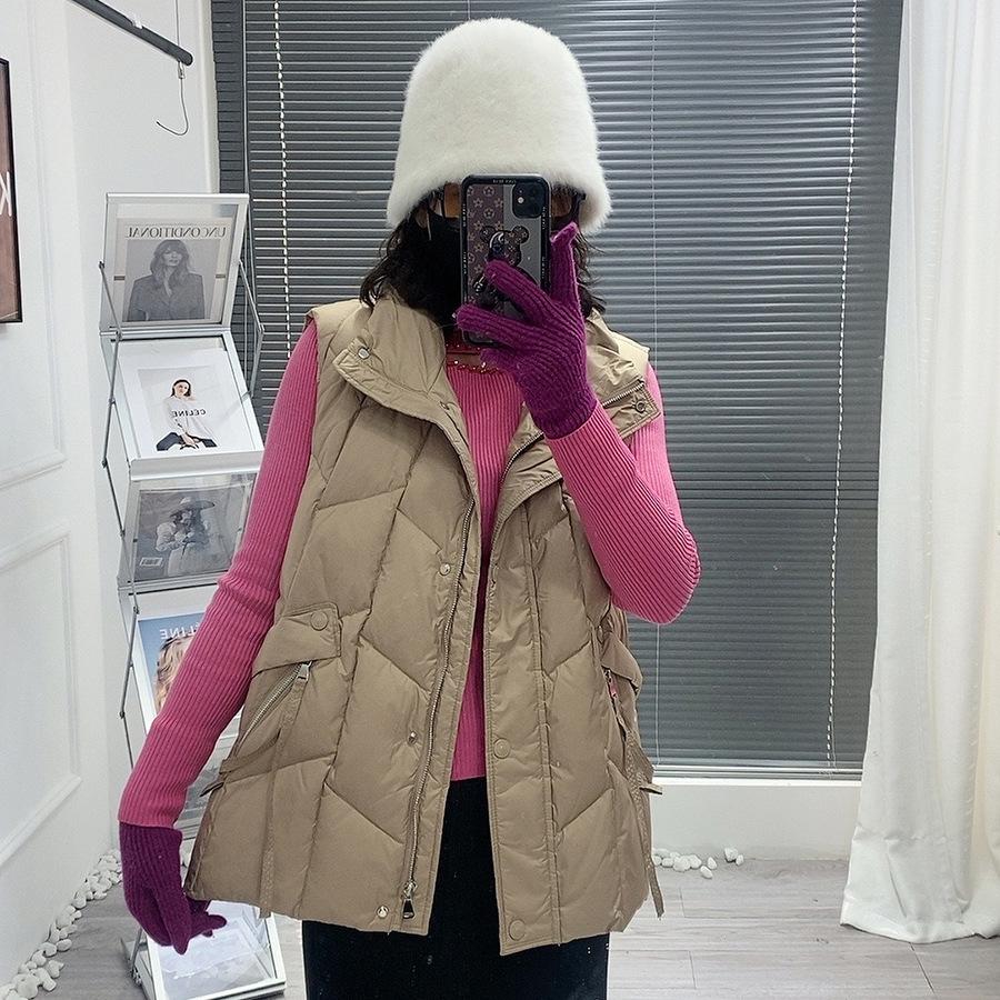 New products in autumn and winter 2024 are fashionable and loose, short stand-up collar down white duck down vest, and women's vest outside the vest.
