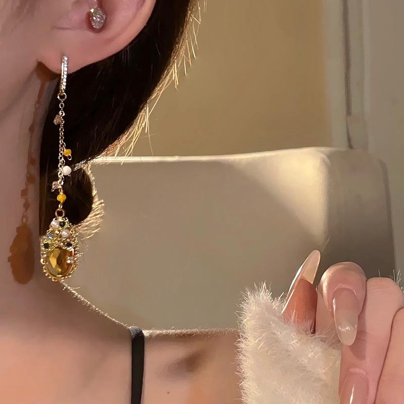Diamond-encrusted Crystal Pearl Water Drop Fringed Earrings, Fashionable and Exquisite Earrings, Light Luxury and High-end New Earrings for Women