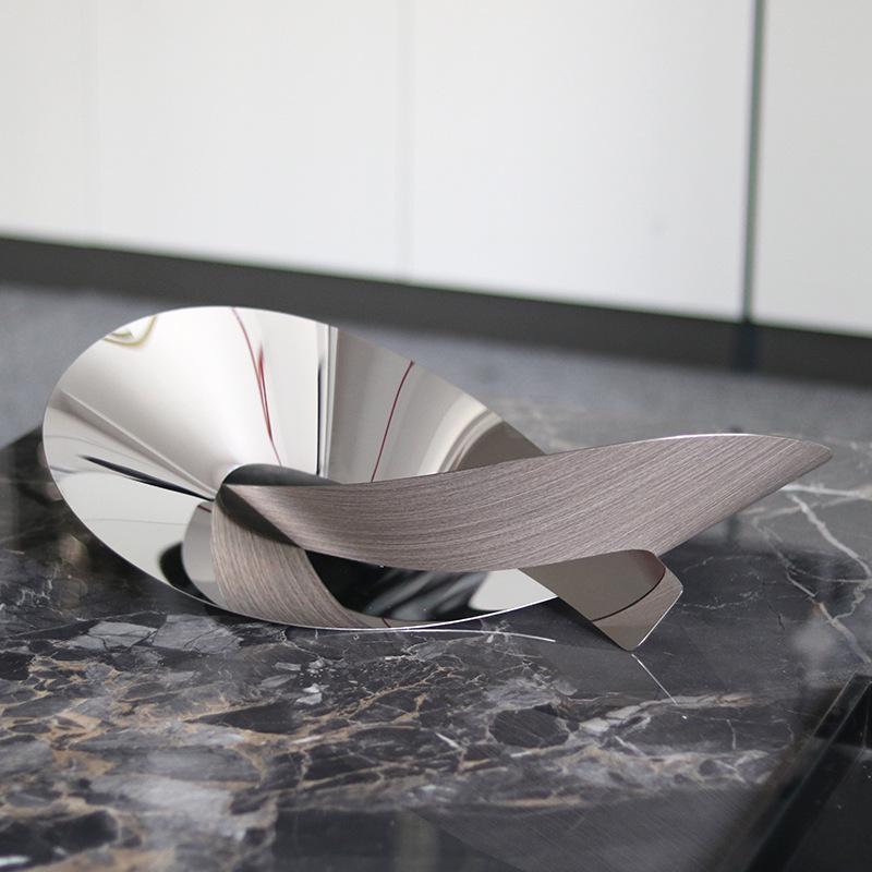 Elegant Irregular Metal & Wood Grain Fruit Bowl Ornament for Home Decor