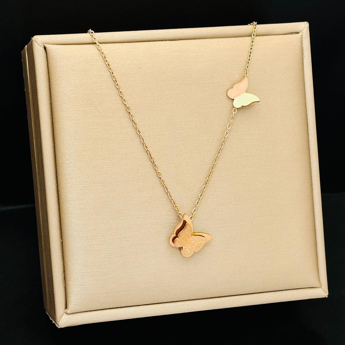 

Ожерелье с подвеской «Двойная бабочка» — штрих элегантности