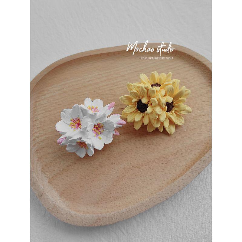 Three Flowers Little Daisy Car Vent Perfume Aromatherapy Car-Mounted Air Conditioning Decorations Fresh Fragrant Stone Light Perfume
