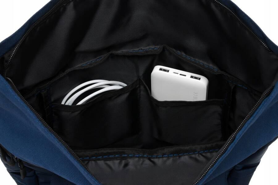 Großer, dunkelblauer Stadtrucksack mit Laptopfach aus Polyester - Peterson