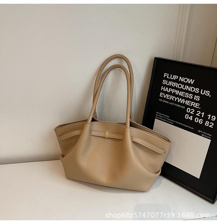 

Large capacity bag women s 2025 new retro niche design shoulder underarm bag pleated commuter fashion tote bag хаки