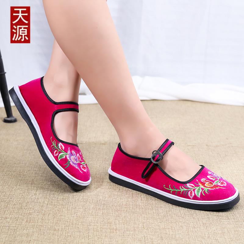 Frühling und Herbst ethnischer Stil Farbe altes Peking Wort mit quadratischem Mund Damen Stoffschuhe niedriger Preis Fahrt DNU Stand wird 10 Yuan Modell sein