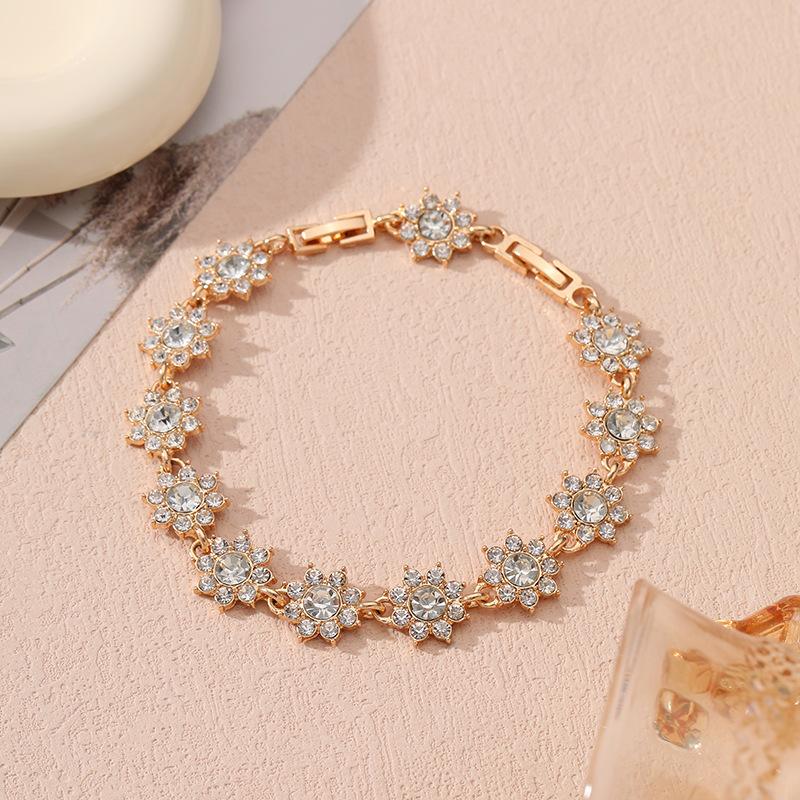 Popular Light Luxury Style Colored Diamond-encrusted Flower High-end Bracelet Adjustable Jewelry