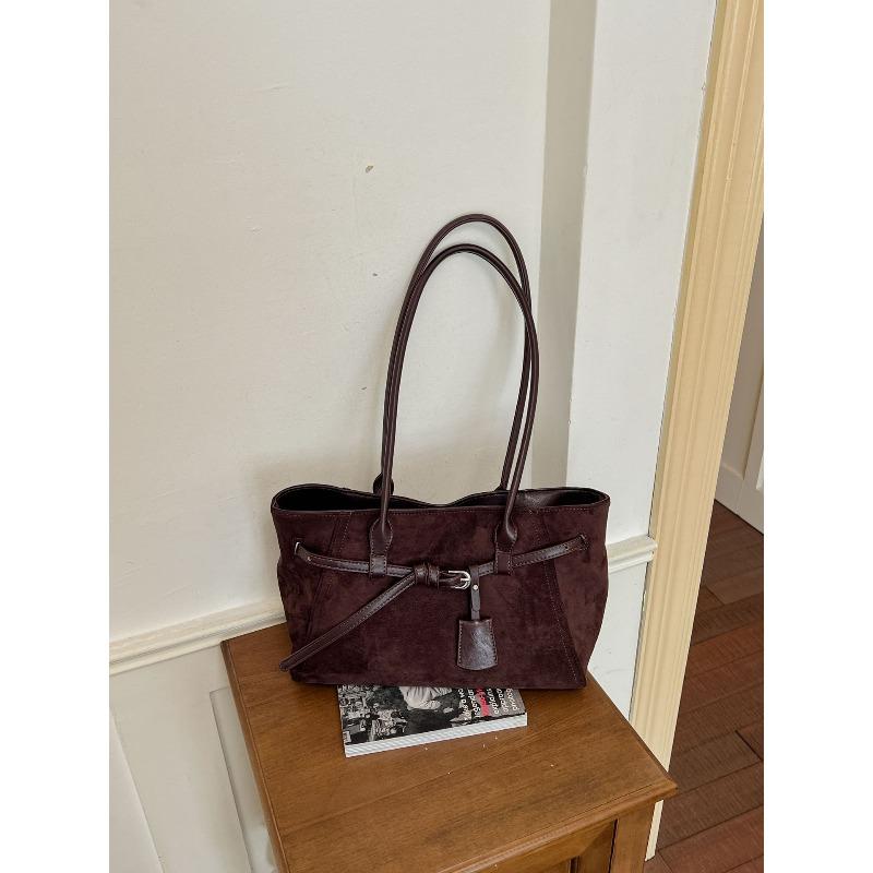 Underarm Bag Vintage Style Handbag with Large Capacity for Commuting
