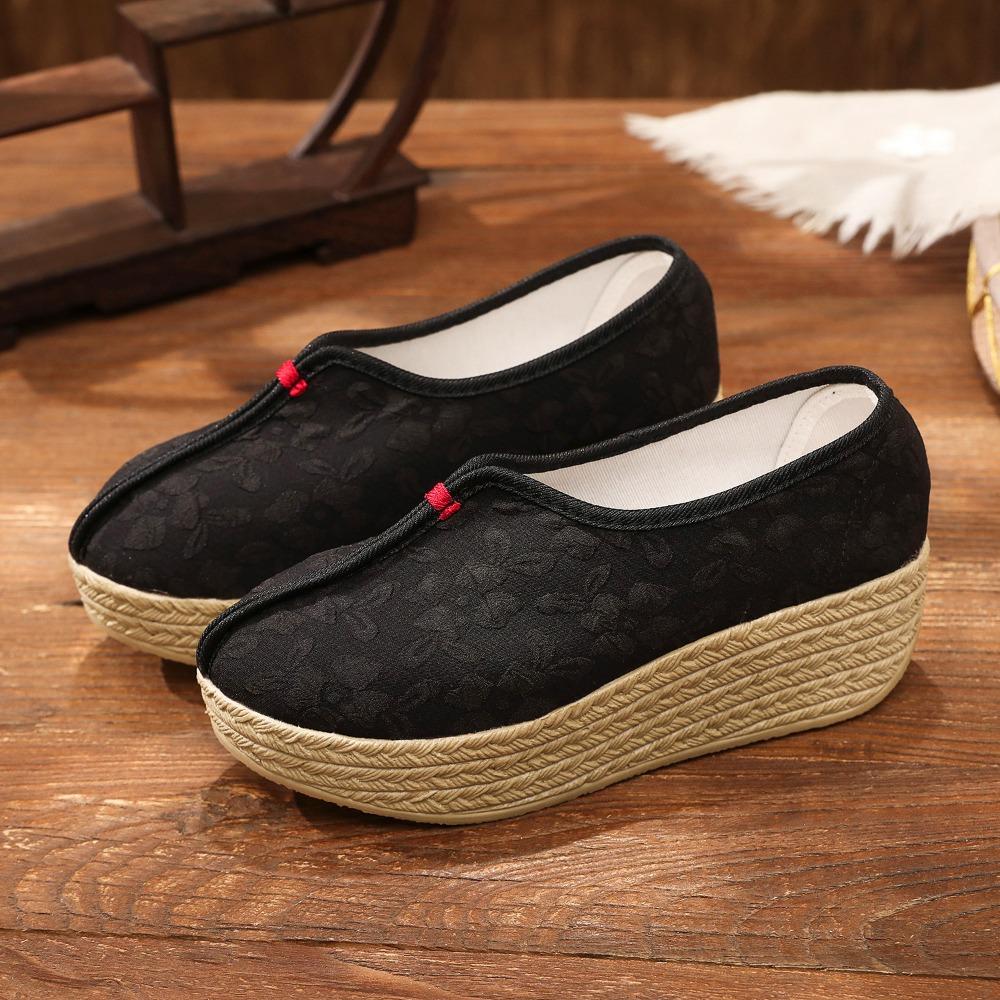 Retro Shoes for Women Hanfu Shoes New Lightweight Thick Soled Ethnic Cloth Shoes Women s Versatile Embroidered Women s Shoe 34