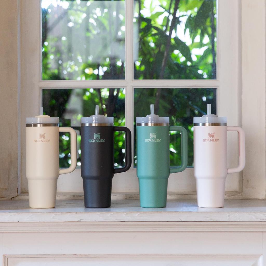 STANLEY H2.0 Vacuum Quencher, 1.18L Charcoal Water Bottle, Insulated Stainless Steel Water Bottle with Straw, Outdoor Use, Dishwasher Safe, Warranty