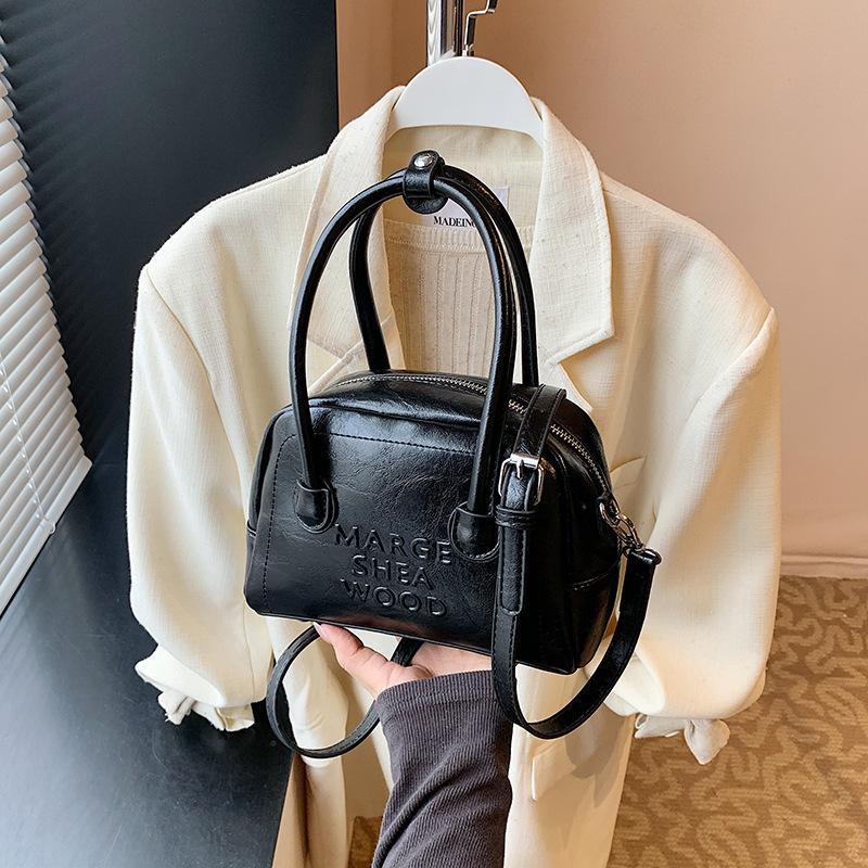 

High-end small bag women s new fashion versatile messenger bag popular portable pillow bag чёрный