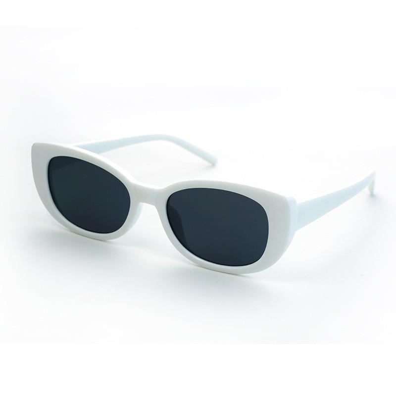 

None Cat Eye Eyewear With Uv400 Coatings For Street Style And Party Use WhiteFrameGrayLens