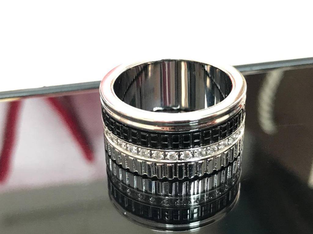 Pierścionek z zębatką w kształcie kostki lodu z diamentami inspirowany szczęściem V Gold dla par - uniseks i stylowy