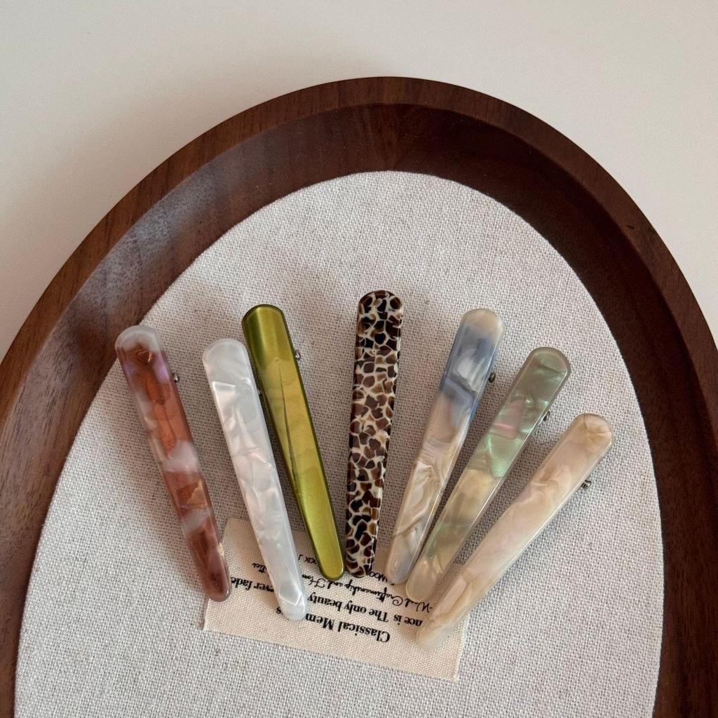 Exquisite Acetate High-End Hair Clip for Flyaways and Bangs
