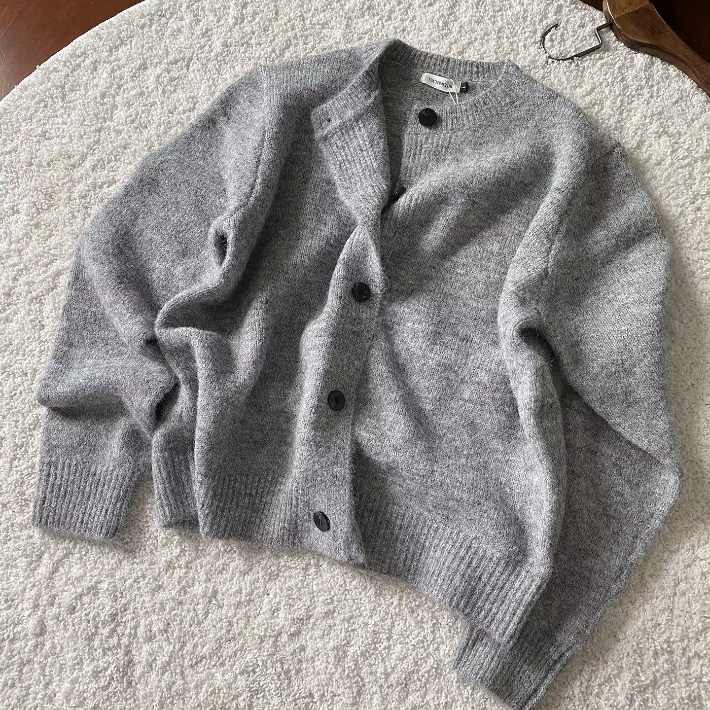 

Мужской свитер-кардиган осенне-зимнего сезона в стиле «старых денег», серый, универсальный, прямого кроя, с круглым вырезом, свободный, повседневный, вязаный свитер, актуальный тренд. M светло-серый