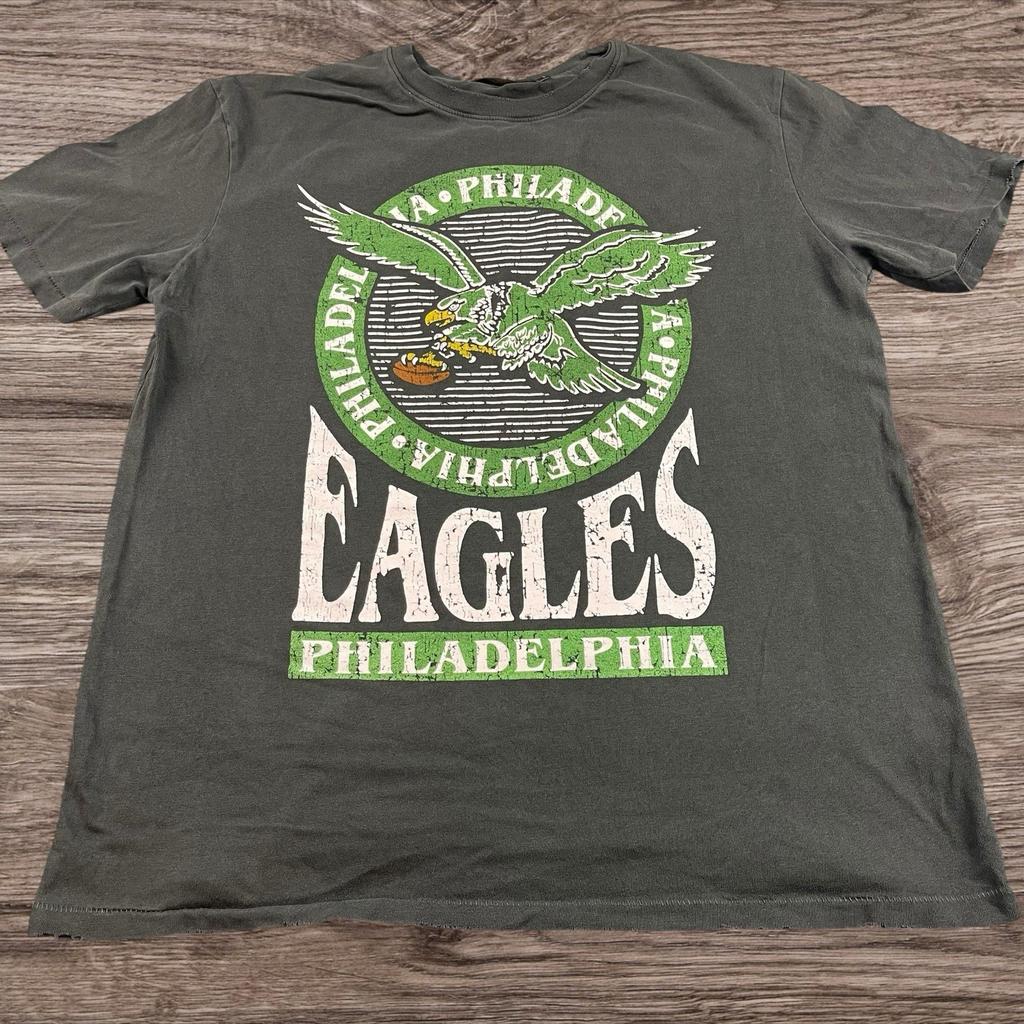 Philadelphia Eagles / Junk Food Clothing / Grafik-T-Shirt für Erwachsene Größe L Unisex-T-Shirt