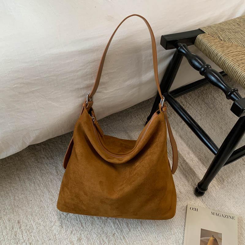 This year's popular bag women's large-capacity 2025 new autumn and winter versatile retro shoulder messenger bag bucket bag