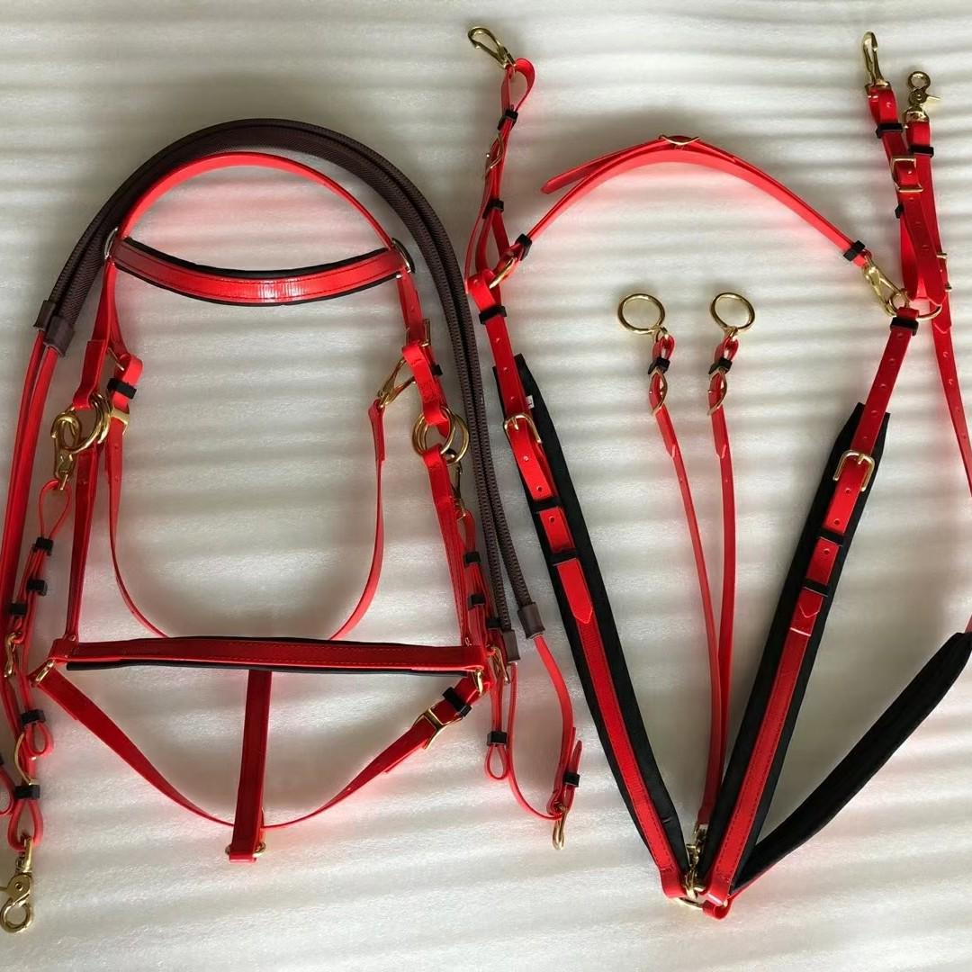 

2021 TPU Durable 3-in-1 Bridle: Anti-freeze, Anti-slip, Wear-resistant Reins, Caveson, and Browband One Size красный