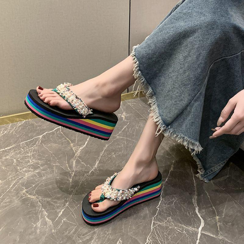 Pinch slippers versatile slippers beach slippers women's 2025 summer and autumn new thick-soled herringbone wedges