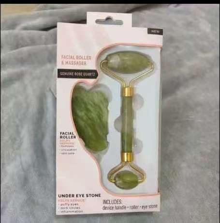 Wholesale Natural Facial Jade Lifting Roller and Gua Sha Massage Tools Jade Roller Set