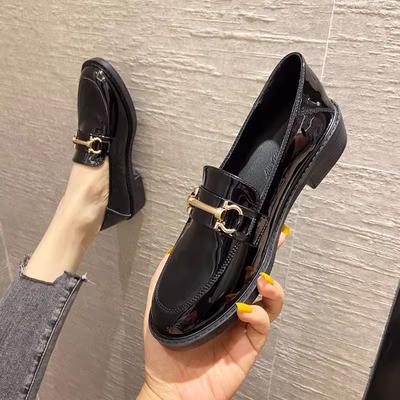 Schwarze kleine Lederschuhe im britischen Stil, vielseitige Ein-Pedal-Loafer für Damen, flache, lässige Single-Damenschuhe aus hellem Leder
