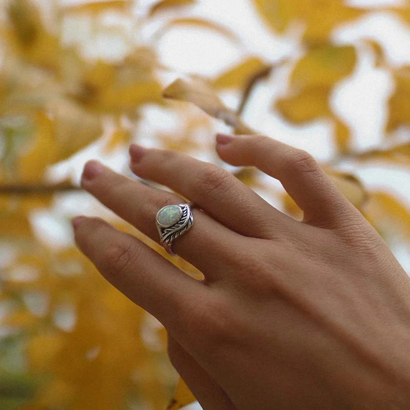 CAOSHI Retro Style Oval Imitation Opal Ring Lady Vintage Party Statement Jewelry for Women Eye Shape Design Finger Accessories