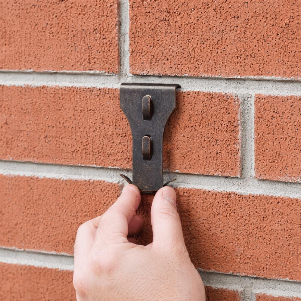 4pcs Sliding Design Brick Hanger Clip Metal Construction Brick Wall Hanger Outdoor Use