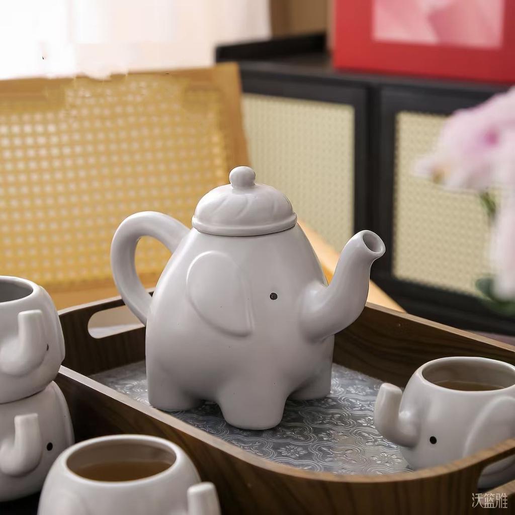 Japanese Tea Set Cartoon Elephant Shaped Porcelain Tea Set with 1 Teapot Set and 4 Tea Cups Ceramic Teaware
