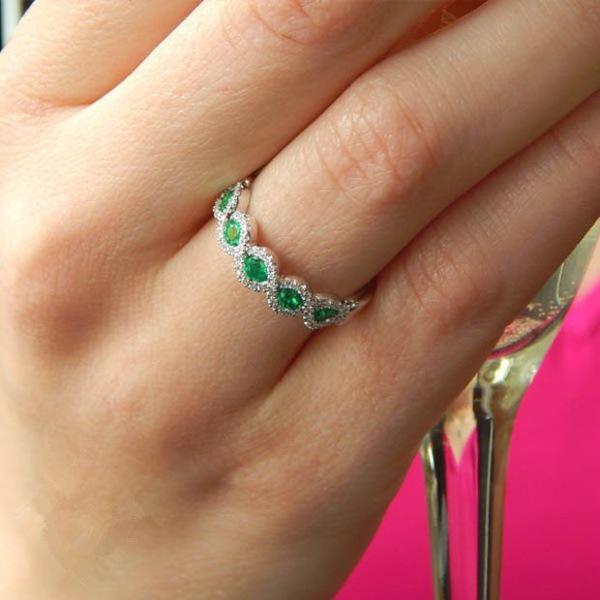 HUITAN  New Come Luxury Ring Band Infinity Lucky Women Ring With Green Red CZ Stone Fashion Jewelry Neo-Gothic Ring