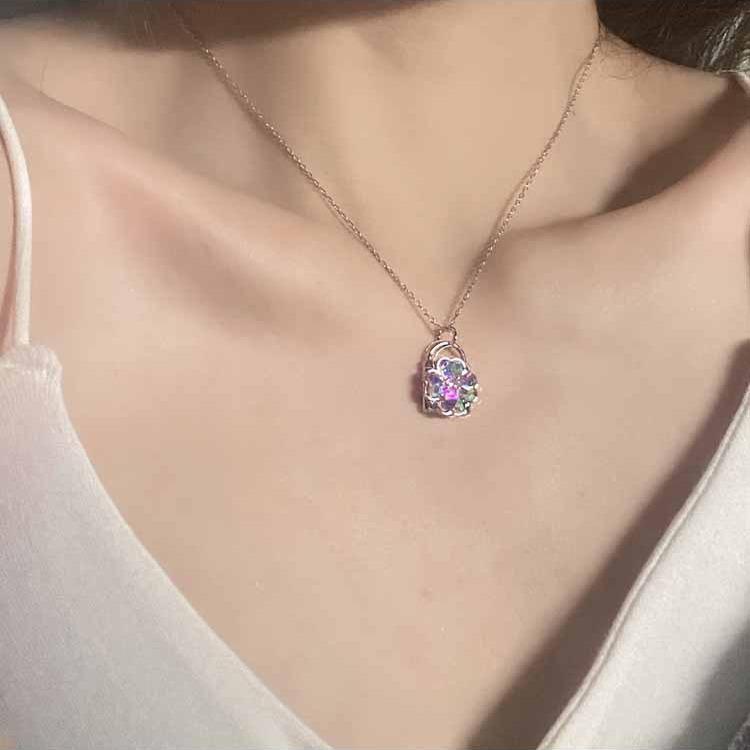 Elegant Heart Lock Necklace with Clavicle Chain - Chic & Versatile Jewelry for Women