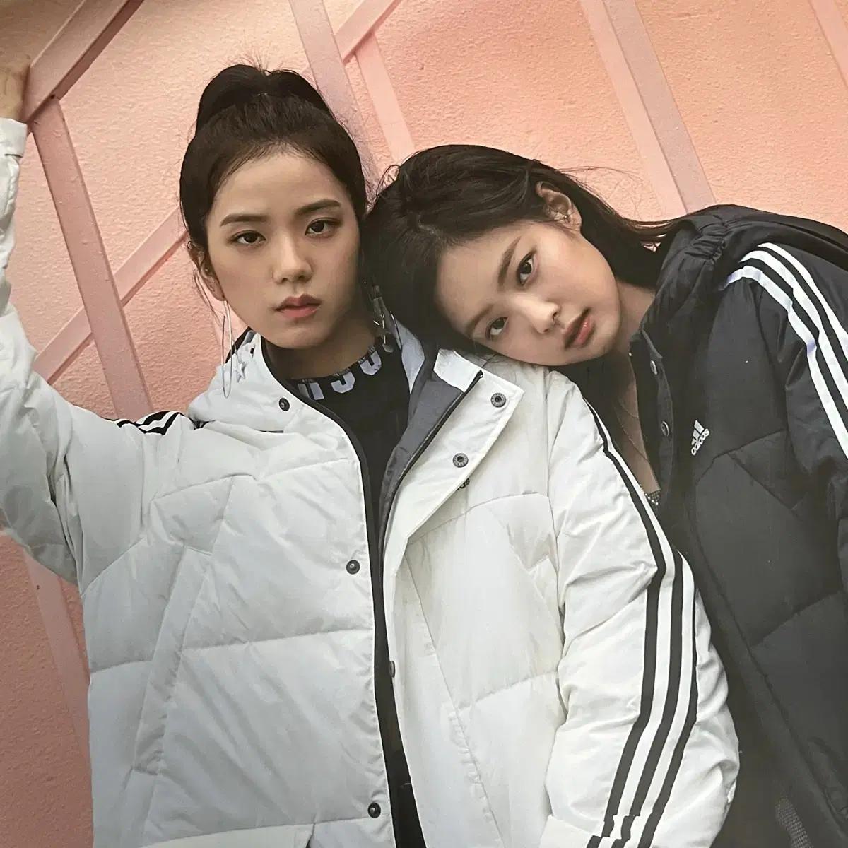

Blackpink Jennie Index Adidas Bromide Плакат