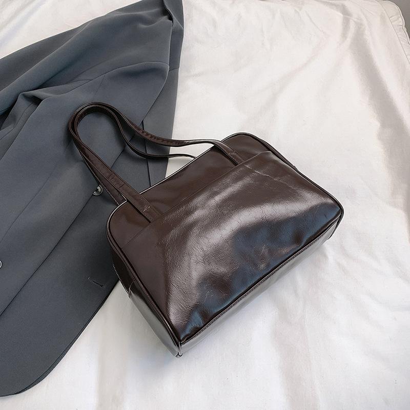 

Корейская нишевая сумка большой вместимости женская 2025 новая ретро сумка подмышкой одно плечо портфель Boston