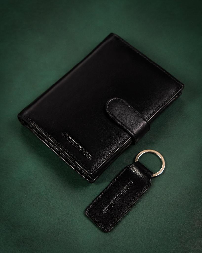 Gift Set: Men's Leather Wallet and Keychain - Peterson